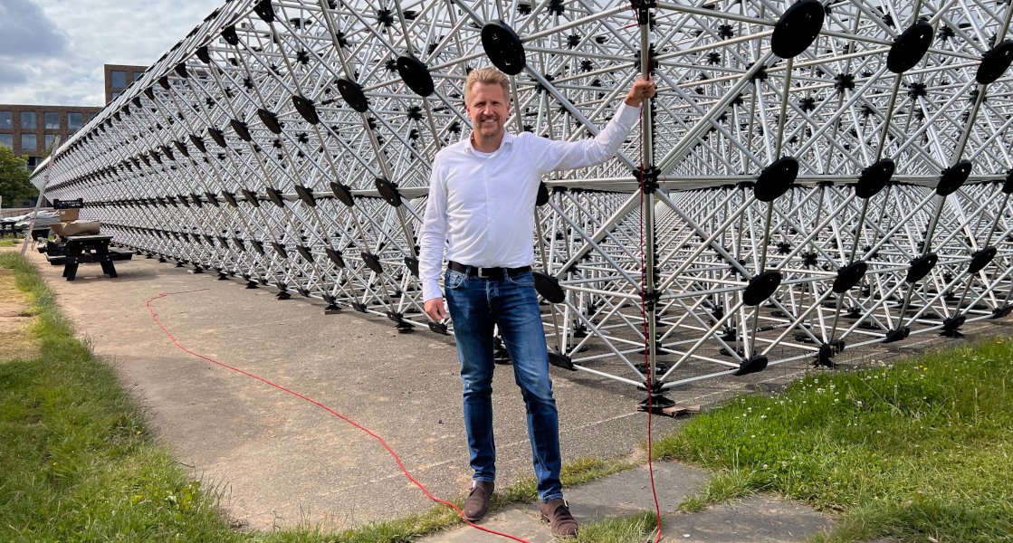 b_i_hub's tweet photo. Duurzaamheidsdoelstellingen kunnen op meerdere manieren worden behaald, aldus @RJdeBruijn eigenaar en adviseur van DIA Groep. Roy vertelt alles hierover op https://t.co/yRRs1ERFN9

#duurzaamheid #duurzaam #zonneenergie #zonnepanelen https://t.co/cJayKAxXEx