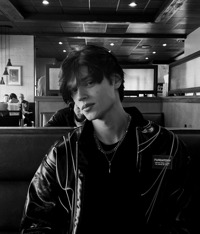 c'est terrible de ne pouvoir  
          écouter que ses pensées, 
          c'est cela la torture du silence.