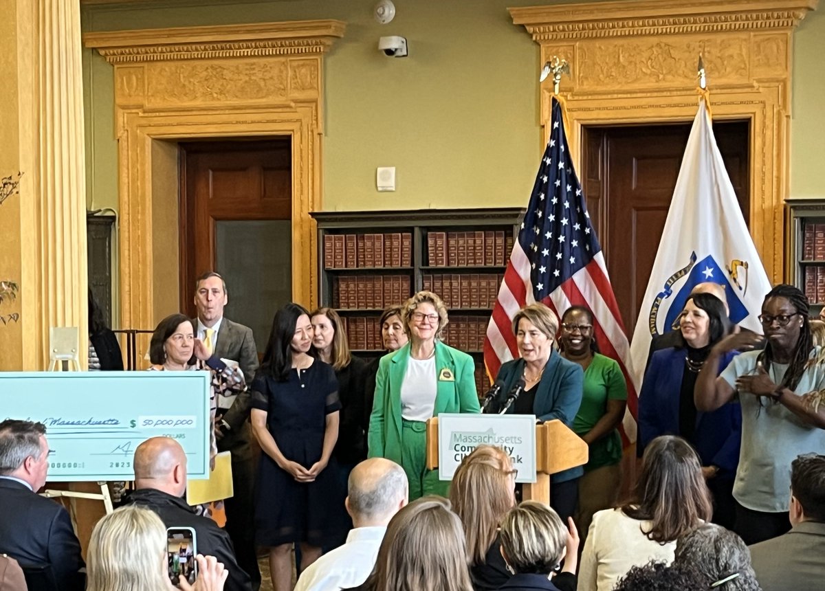 We are proud to collaborate with <a href="/MassGovernor/">Governor Maura Healey</a>, <a href="/CityOfBoston/">City of Boston</a> &amp; <a href="/MassCEC/">Massachusetts Clean Energy Center</a> to launch of the Massachusetts Community Climate Bank, an #innovative financing initiative to support retrofitting &amp; decarbonizing of MA buildings, with a focus on #EJ communities >> bit.ly/3JfDS11