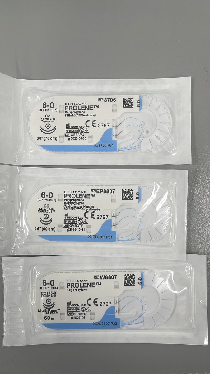 DrThawaba's tweet photo. Probably not only for new residents and students, a great review that you don’t find easily in books. 
a scrub nurse can give you a hard time asking about all the details of the suture you ask for, you ask for 6.0 or 7.0 prolene followed by the needle size and type (at least) 
👌🏻 https://t.co/uhKCZBLB16