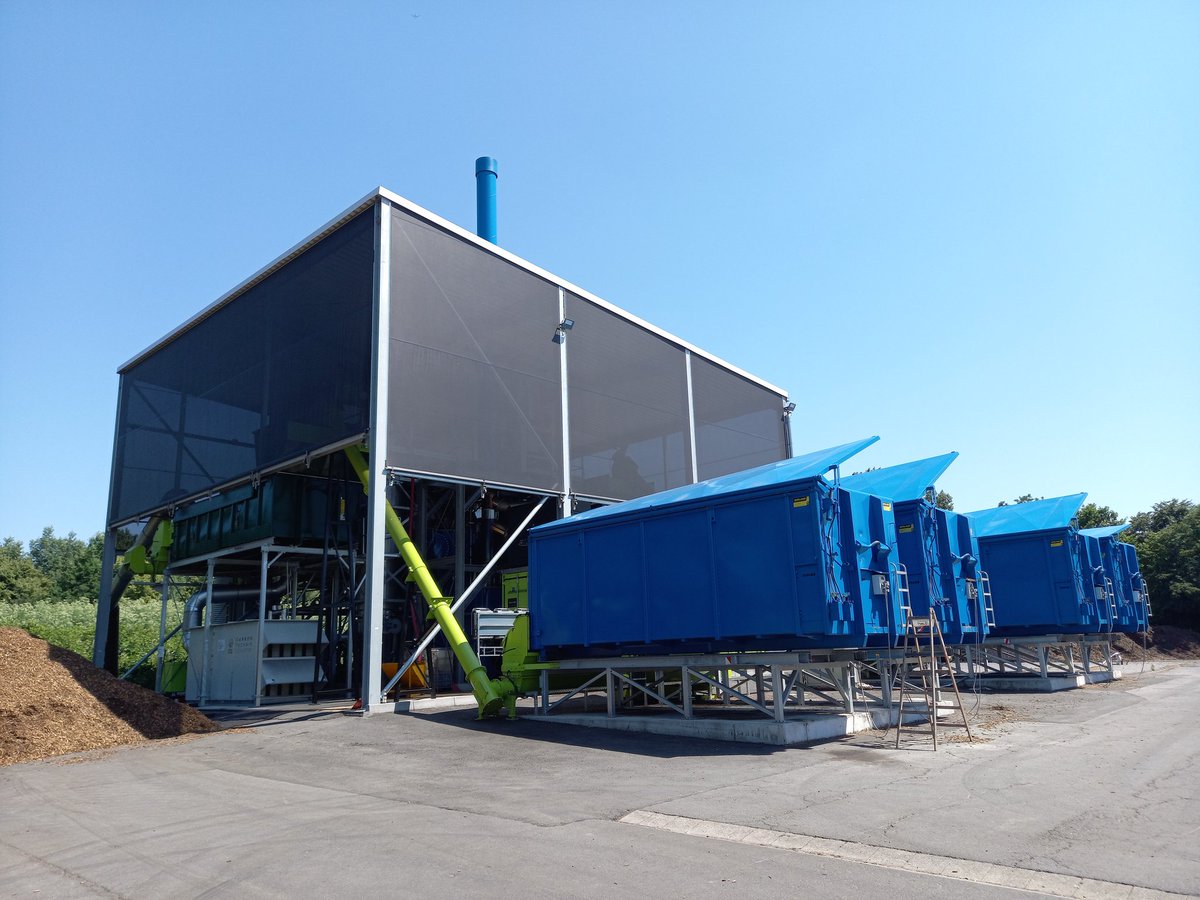 AILEAgence's tweet photo. La dernière excursion @INTERREG_NWE  #ThreeC nous amène à #Darmstadt, étape 1, qui nous a présenté sa jeune usine de production de biochar à partir de déchets verts. Applications testées : agronomie et filtration d'eau de ruissellement. Merci à W. Krause et S.Veser from SynerCity https://t.co/m9nIhbV3yb