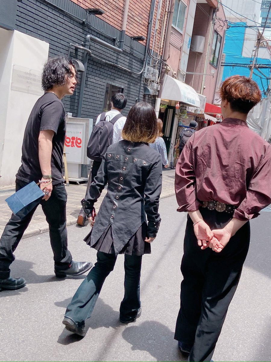 OChapperuru's tweet photo. お世話になっているスナマグさんの撮影がありました📸
近々、また店頭に並ぶかと思いますので、自由にお持ち帰り��てくださいね。

 #チャッペルル 
 #チャッペルルスタッフ 
 #スナマグ https://t.co/KkyS63LN4Y