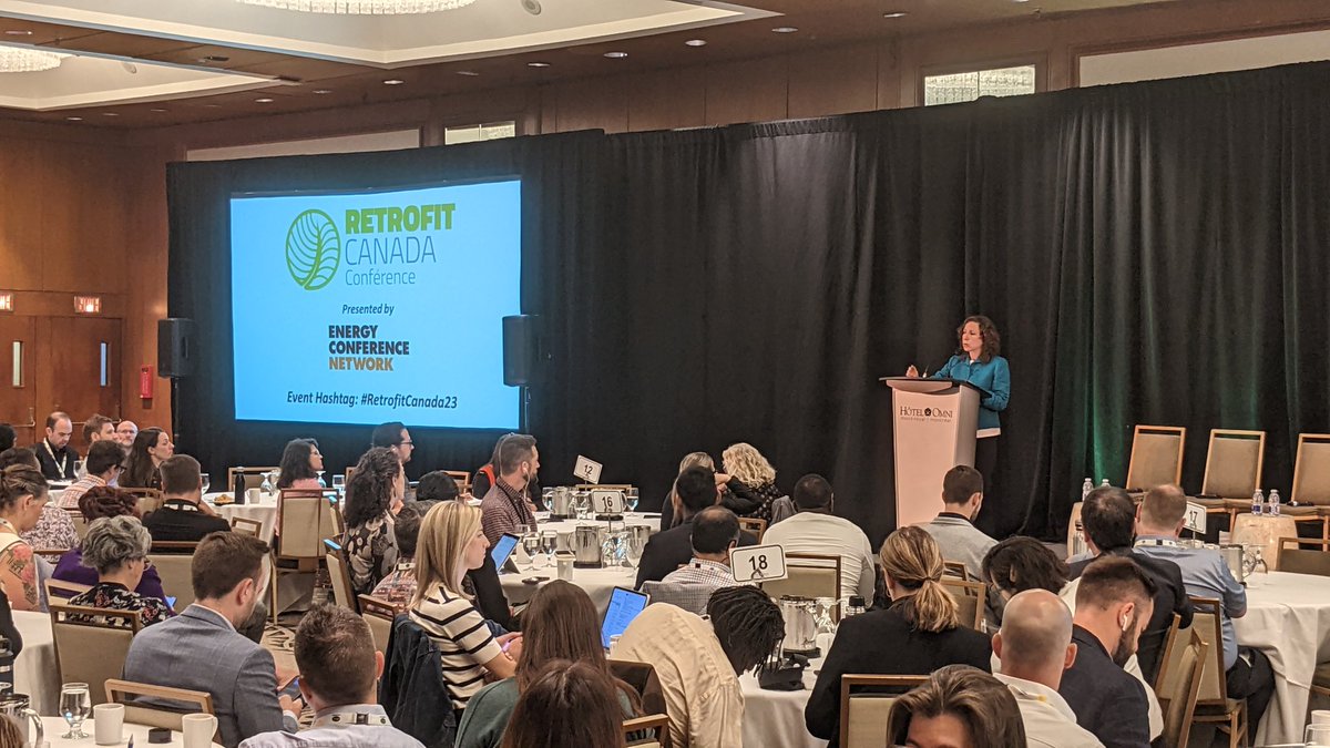 Excellent discours d'ouverture par <a href="/MaMauger/">Marie-Andrée Mauger</a> au #retrofitCanada23 .
Elle rappelle l'engagement de la Ville de Montréal d'atteindre la carboneutralité des bâtiments sur son territoire d'ici 2040. Le Fonds Climat est fier de contribuer à cet objectif via son programme MultiRes!