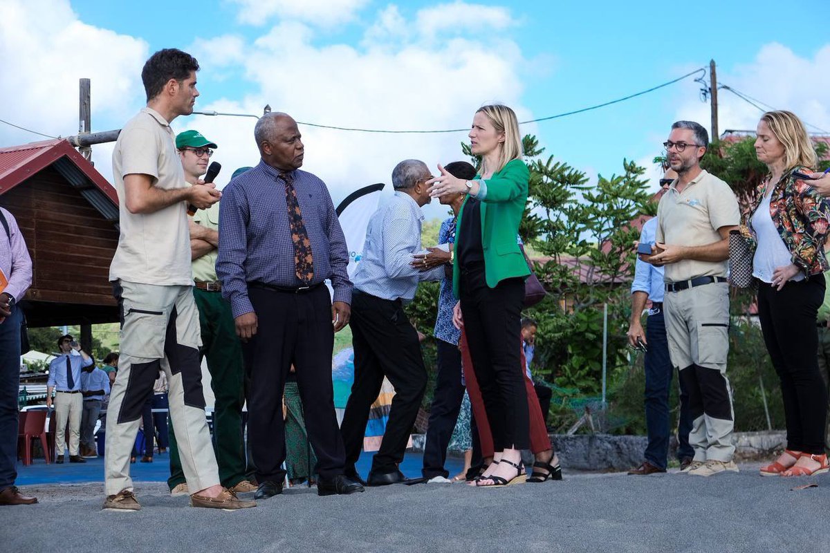 BCouillard33's tweet photo. 🌊Comme 15 autres communes littorales de la #Martinique, Le Carbet est confronté à l’érosion côtière. 

L'État est au rendez-vous en accompagnant la communauté d’agglomération du nord de la #Martinique pour le financement de la réalisation de cartographies sur 165km de côtes. https://t.co/FjvHvewPR4