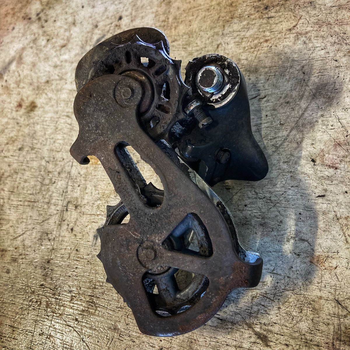 the_bicycle_boy's tweet image. RIP derailleur pulley wheels. #workshoplife #justantherday #service #derailleur #thebicycleboy #iphotography #londonstyle #commuter #commuterbike #london #citylife #thebicycleboy