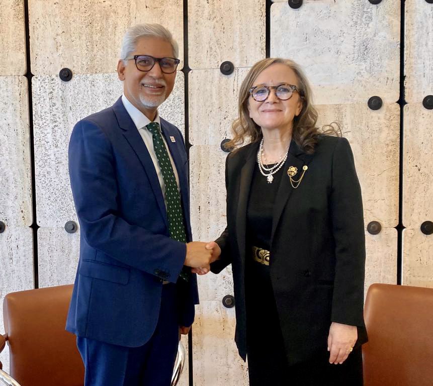 Thank you Prime Minister <a href="/NajlaBouden_PM/">Najla Bouden | نجلاء بودن</a> for our important discussion about challenges migrants face. We will work together with the authorities and <a href="/CroissantRouge/">Tunisian Red Crescent</a>,  in addressing complex situation for migrants in Mediterranean including through our Humanitarian Service Points.