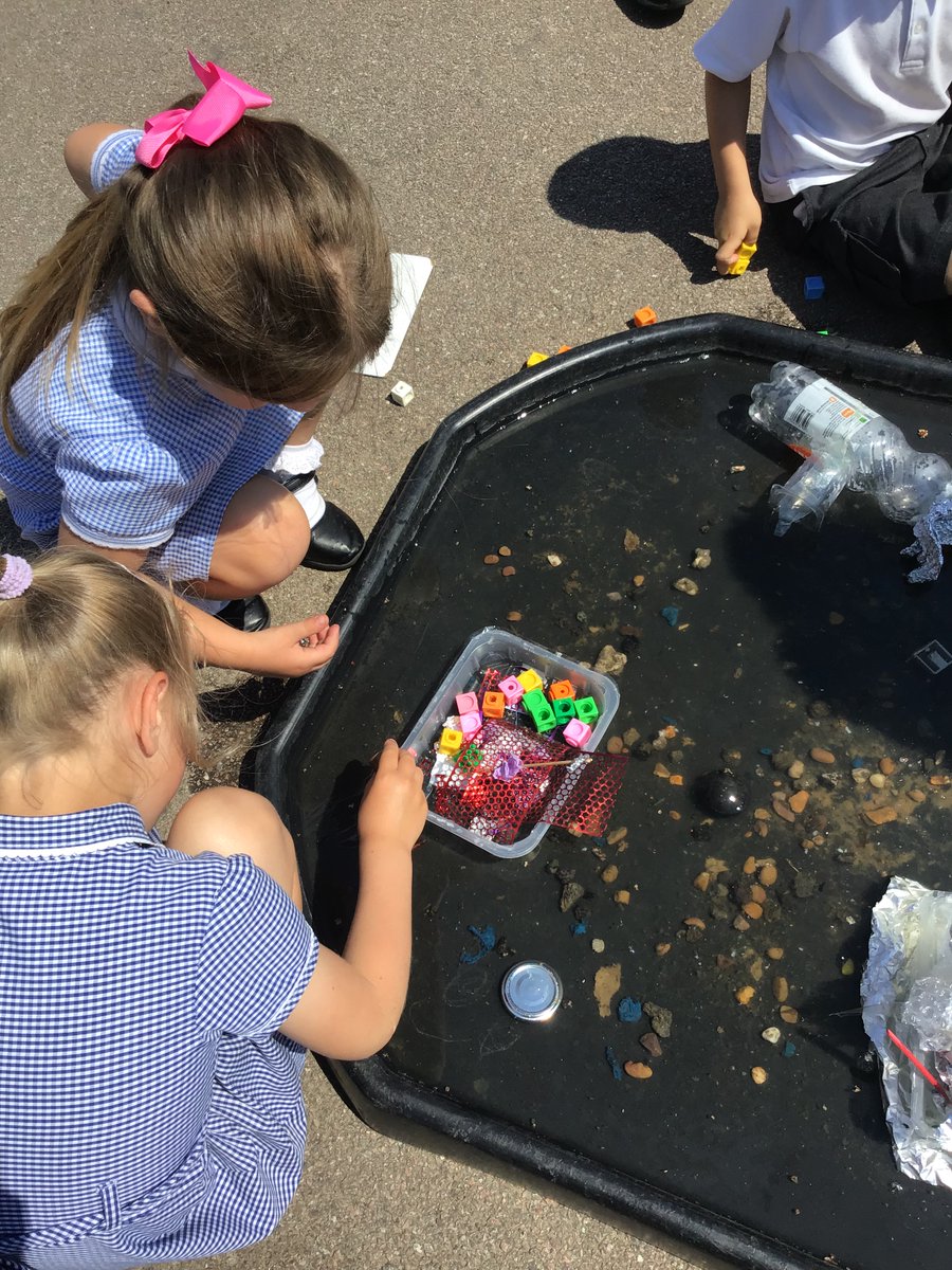 Y1Somers's tweet photo. We are enjoying science week!! Today we have tested our boats to see if they would float. 1HB used cubes and 1K decided to try out the weights! https://t.co/scZ8ojKlef