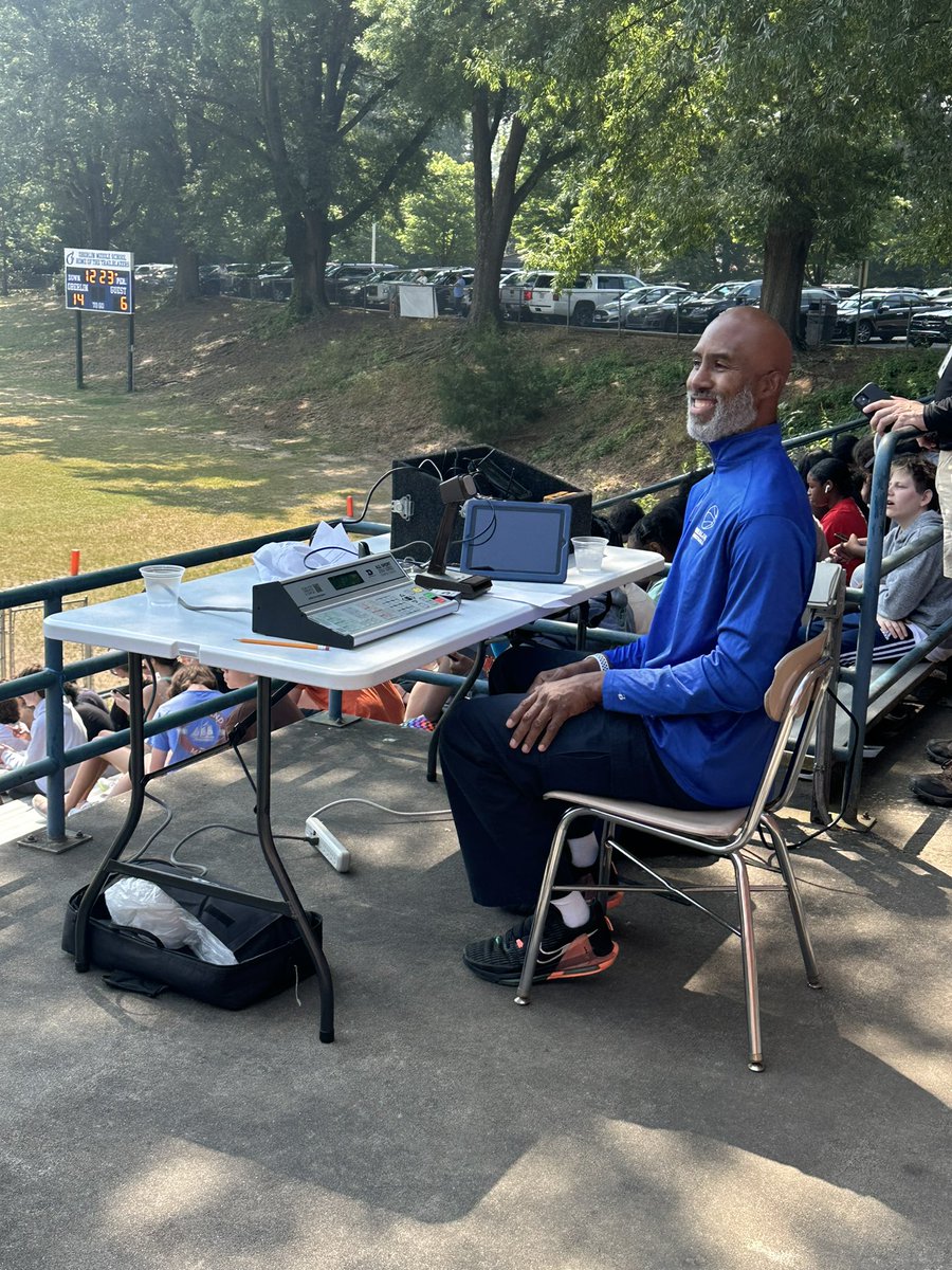 Boyd_FACS's tweet photo. Farewell Mr. Hubbard 30+ years at OMMS 🎉 CTE is wishing you well on your future endeavors! #Trailblazer https://t.co/nL8M8fa6vr