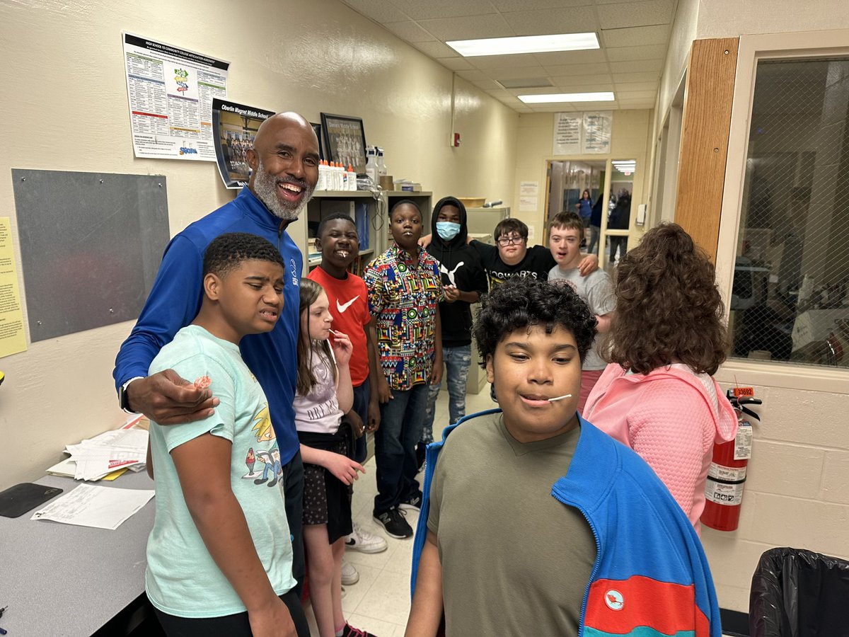 Boyd_FACS's tweet photo. Farewell Mr. Hubbard 30+ years at OMMS 🎉 CTE is wishing you well on your future endeavors! #Trailblazer https://t.co/nL8M8fa6vr