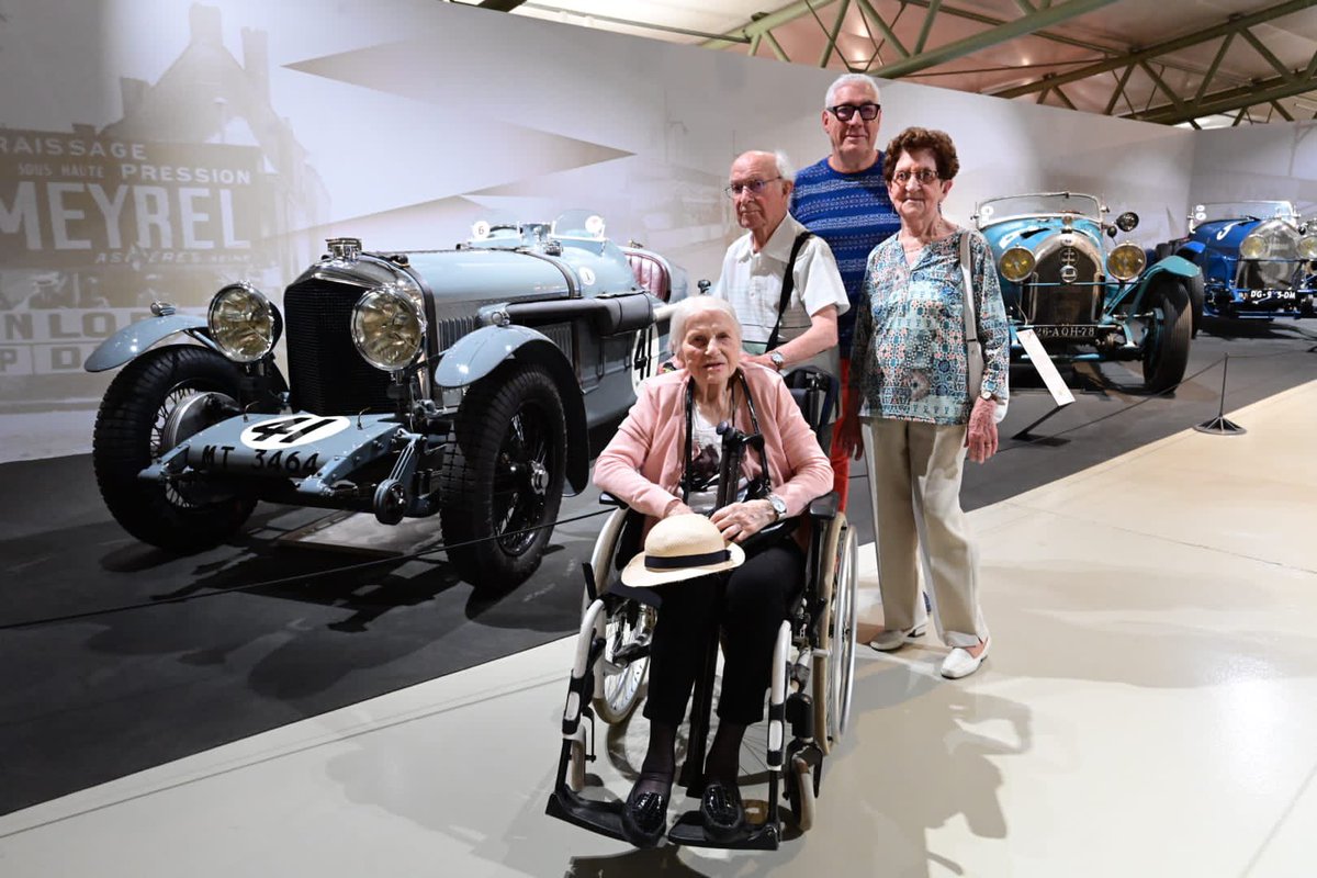 ofcourselemans's tweet photo. Les centenaires ont ensuite bénéficié d’une visite guidée de la #GrandeexpositionduCentenaire au #Muséedes24hduMans en présence de @calippe8 Adjoint au maire du Mans @SLeFoll
🤩 L’occasion de voir la #Chenard& #Walcker, la 1ère voiture victorieuse en 1923 aux #24HeuresduMans https://t.co/MRvsX2FtsO