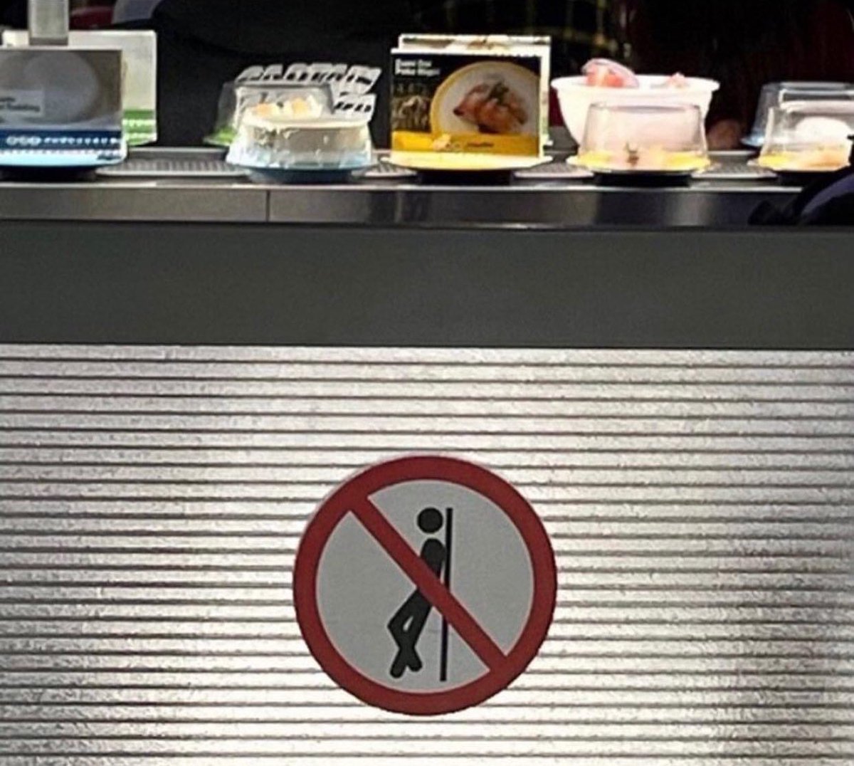 slvppy's tweet photo. NOOOOOO THEY BANNED CHILLIN https://t.co/WJceHxiJAM