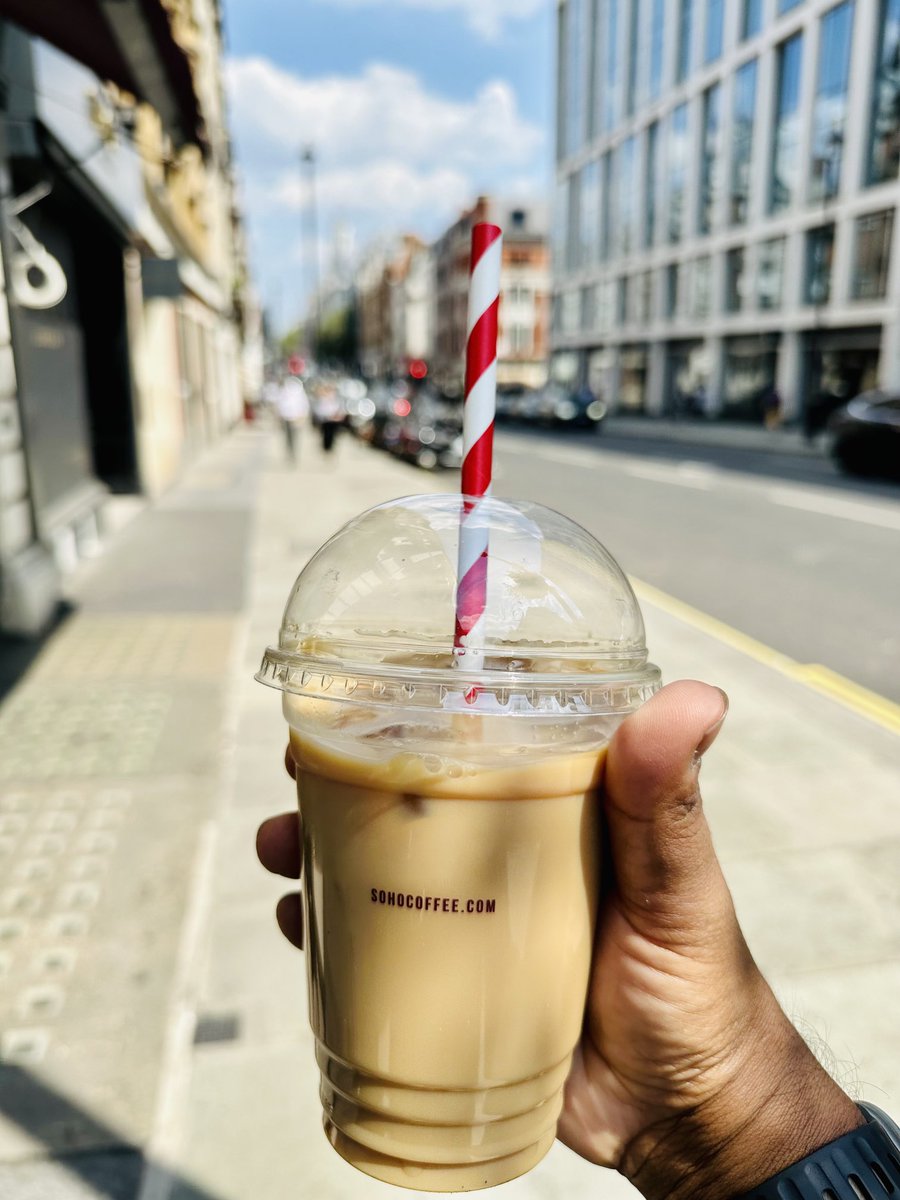 sumitkx's tweet photo. I know it is such a First World problem but Paper straws man ! Don’t like them at all. Good for the environment but not so great for sipping my coffee! ⁦⁩ ⁦@SOHO_Coffee_Co⁩  ⁦⁦@LapierreDigital⁩ https://t.co/0hFHIYhVx1