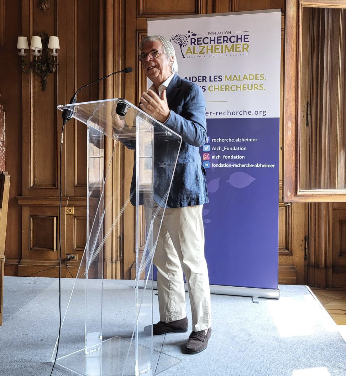 Fondation Recherche Alzheimer (@alzh_fondation) on Twitter photo 📢 Les Entretiens Alzheimer étaient complets à #Lille hier ! Merci au public, aux intervenants Pr Bruno Dubois @jcl_lambert  Olivier de Ladoucette et aux partenaires <a href="/GroupeAudiens/">Audiens</a> <a href="/NotreTemps/">Notre Temps</a> <a href="/lillefrance/">Ville de Lille</a> #mettonsalzheimerko 📢 Les Entretiens Alzheimer étaient complets à #Lille hier ! Merci au public, aux intervenants Pr Bruno Dubois @jcl_lambert  Olivier de Ladoucette et aux partenaires <a href="/GroupeAudiens/">Audiens</a> <a href="/NotreTemps/">Notre Temps</a> <a href="/lillefrance/">Ville de Lille</a> #mettonsalzheimerko