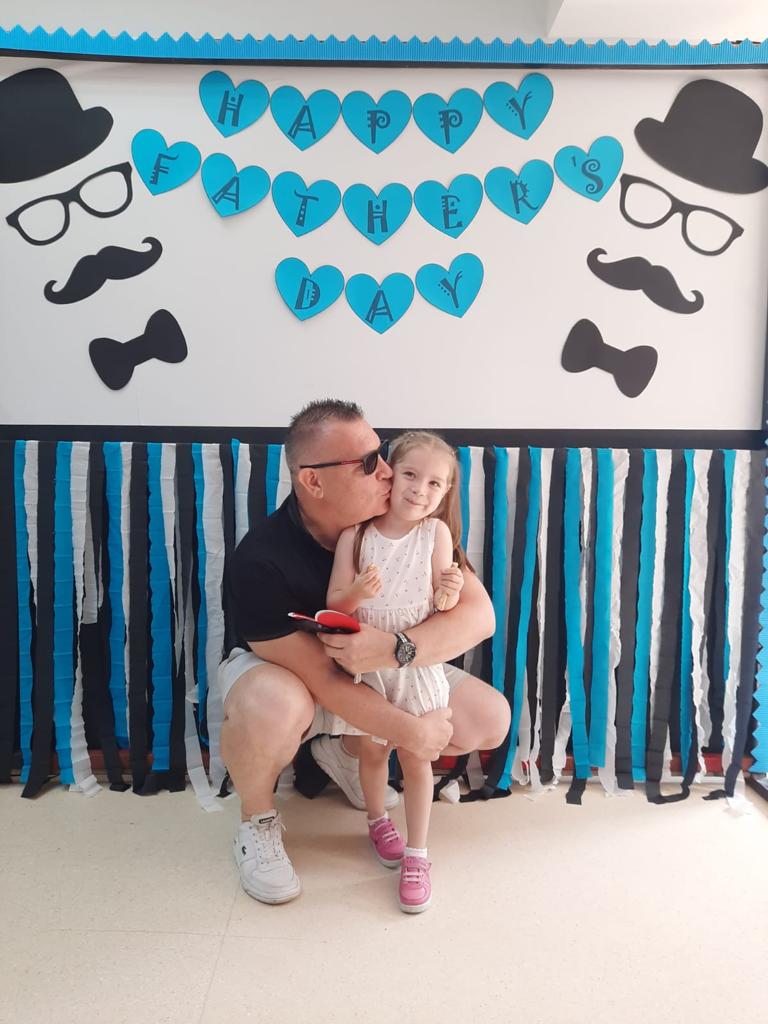 GauMedia's tweet photo. MİNİK KARTALLAR BABALAR GÜNÜNÜ KUTLADI
GAÜ The International American Nursery School’un minik kartalları yaklaşan babalar günü öncesinde babalar gününü etkinliği düzenledi. @akpinar_serhat  @HudaHudaverdi https://t.co/wL8gZTvmsA
