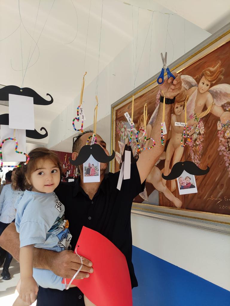 GauMedia's tweet photo. MİNİK KARTALLAR BABALAR GÜNÜNÜ KUTLADI
GAÜ The International American Nursery School’un minik kartalları yaklaşan babalar günü öncesinde babalar gününü etkinliği düzenledi. @akpinar_serhat  @HudaHudaverdi https://t.co/wL8gZTvmsA