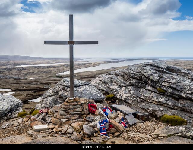 #OTD in 1982. #Falklands Battle of Tumbledown. @scotsguards Gdsm Derek Denholm, Gdsm Davie Macolmson, LSgt Clark Mitchell, Gdsm Jim Reynolds, Sgt John Simeon, Gdsm Archie Stirling, Gdsm Ronnie Tanbini, D/Sgt Danny Wight & Cpl John Pashley RE. Very much not forgotten.