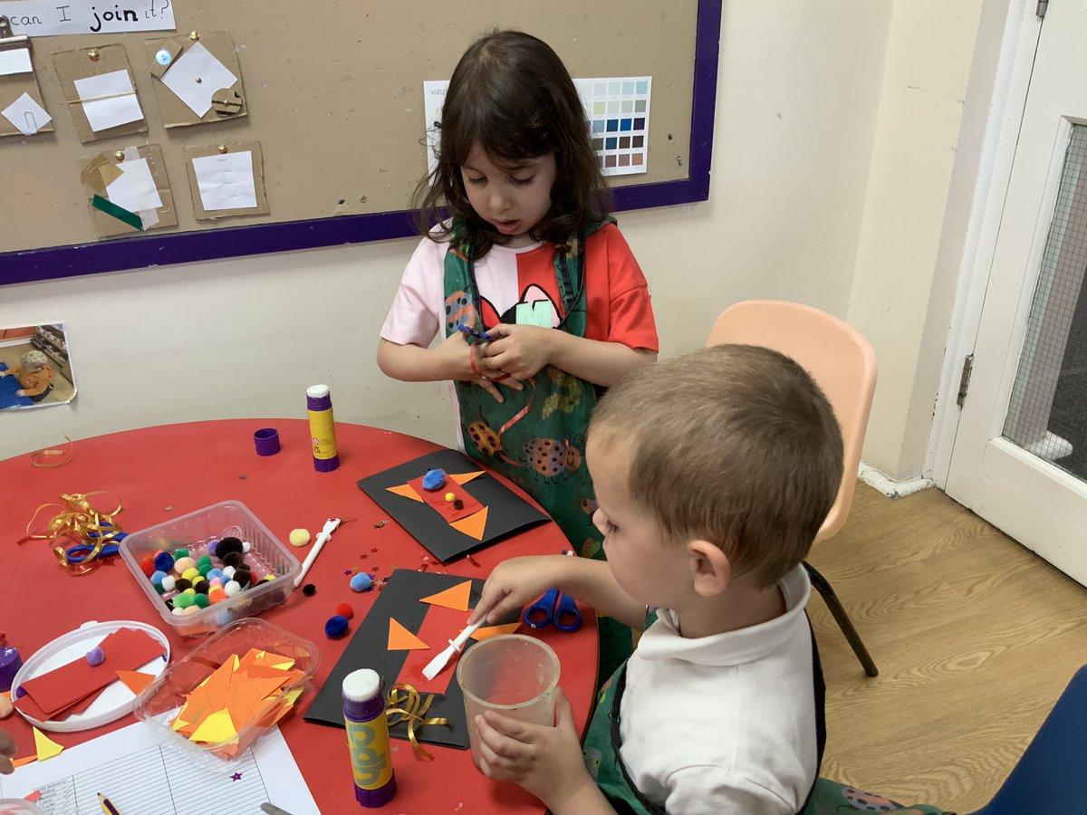 Making cards for people we love to the moon and back 🚀❤️🌕
#RDPSNursery #Fathersday #MaleCarersDay #Exploringmediaandmaterials