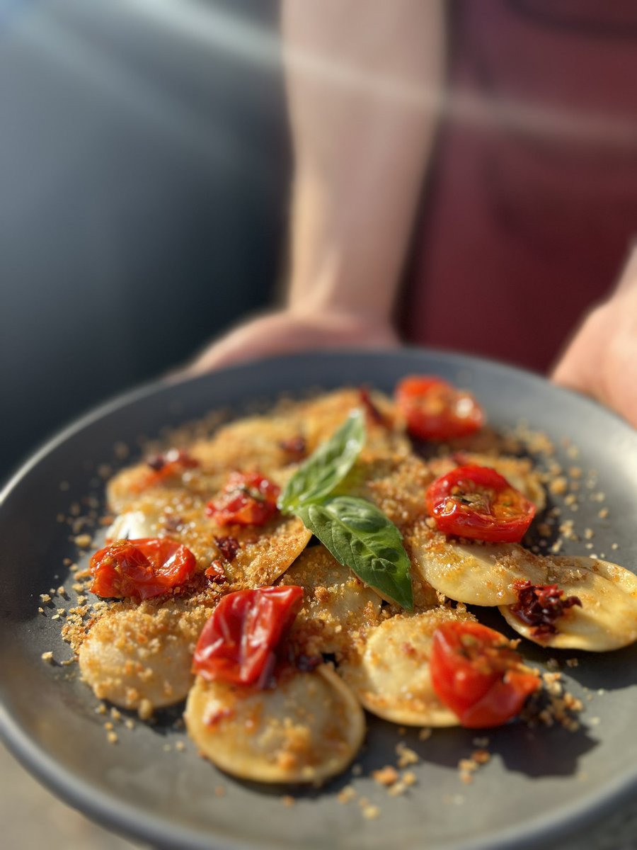 pastafactoryuk's tweet photo. 🌿Lentils &amp; Shitake Mushrooms Ravioli! 🍄

Imagine confit cherry tomatoes, a drizzle of oil, and garlic crispy breadcrumbs dancing in your mouth. Don't miss out on this pasta sensation, exclusively at @pastafactoryuk ! Swing by and elevate your pasta game!

#veganmanchester https://t.co/qv822hEXAY
