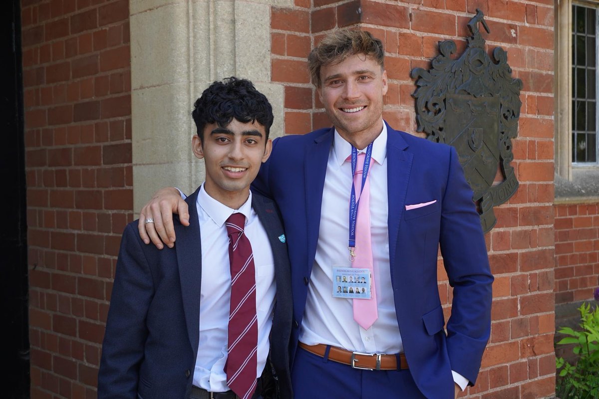 Thank you to Joe Phillips (<a href="/BromsLyttelton/">Lyttelton House</a> 13-15) for such an engaging &amp; honest talk about dyslexia, the world of business &amp; The Apprentice. Afterwards, he offered some words of wisdom to our Young Enterprise team as they will soon be heading off to Istanbul for the World Finals.