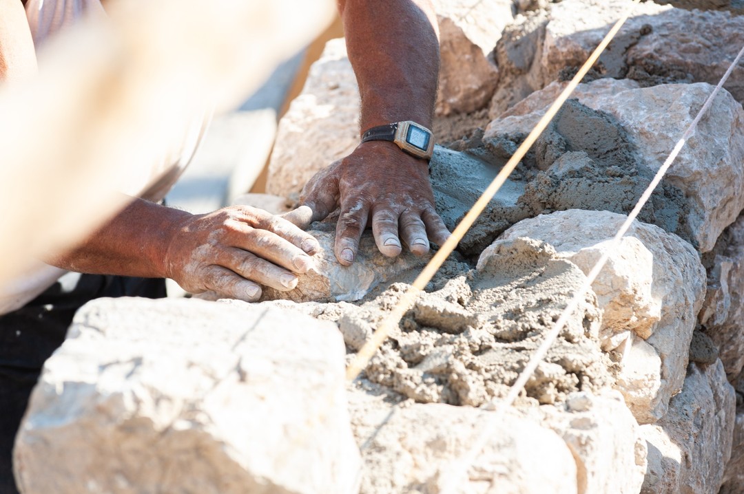 The masterful hands make a work a masterpiece. Technique and passion embrace each moment in the narrow alleys of our hamlet.
