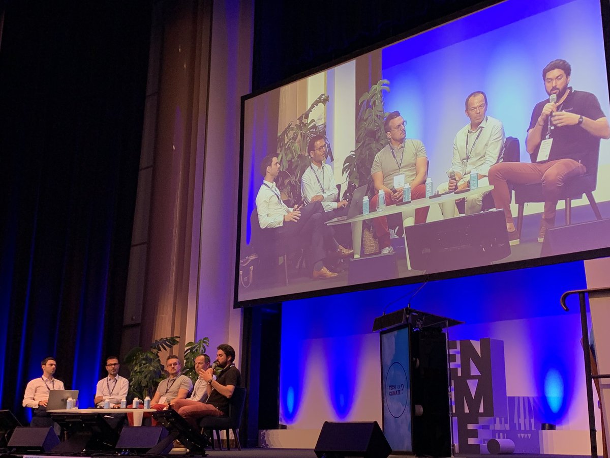 BetterTec_h's tweet image. .@Deezer just bought 3-year guarantee extensions for its servers, which it aims to make last for at least 5 years. It has also bought reconditioned servers, says their head of IT, Cedric Bernard (centre), at #techforclimate. 75% of digital’s impact = hardware, so smart move 👍🏻