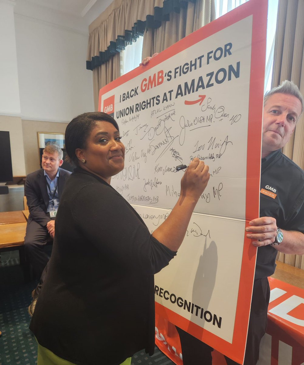 Amazon are throwing everything at striking Amazon workers in Coventry to try & stop them unionising and winning the rights & pay they deserve. Proud to show solidarity with them at today's @GMBMidlands drop-in organised by @TaiwoOwatemi. #WeAreNotRobots #MakeAmazonPay