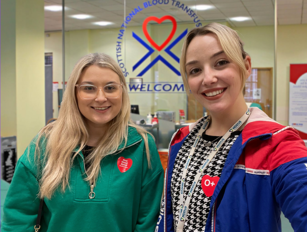 MDDUS_News's tweet photo. We're proud to support #WorldBloodDonorDay ❤️

@MDDUS_CEO has been encouraging colleagues who are able to give blood to do so. MDDUS is also supporting colleagues to give blood at their local donation site during work hours to help keep stocks high in Scotland @givebloodscot and England @GiveBloodNHS