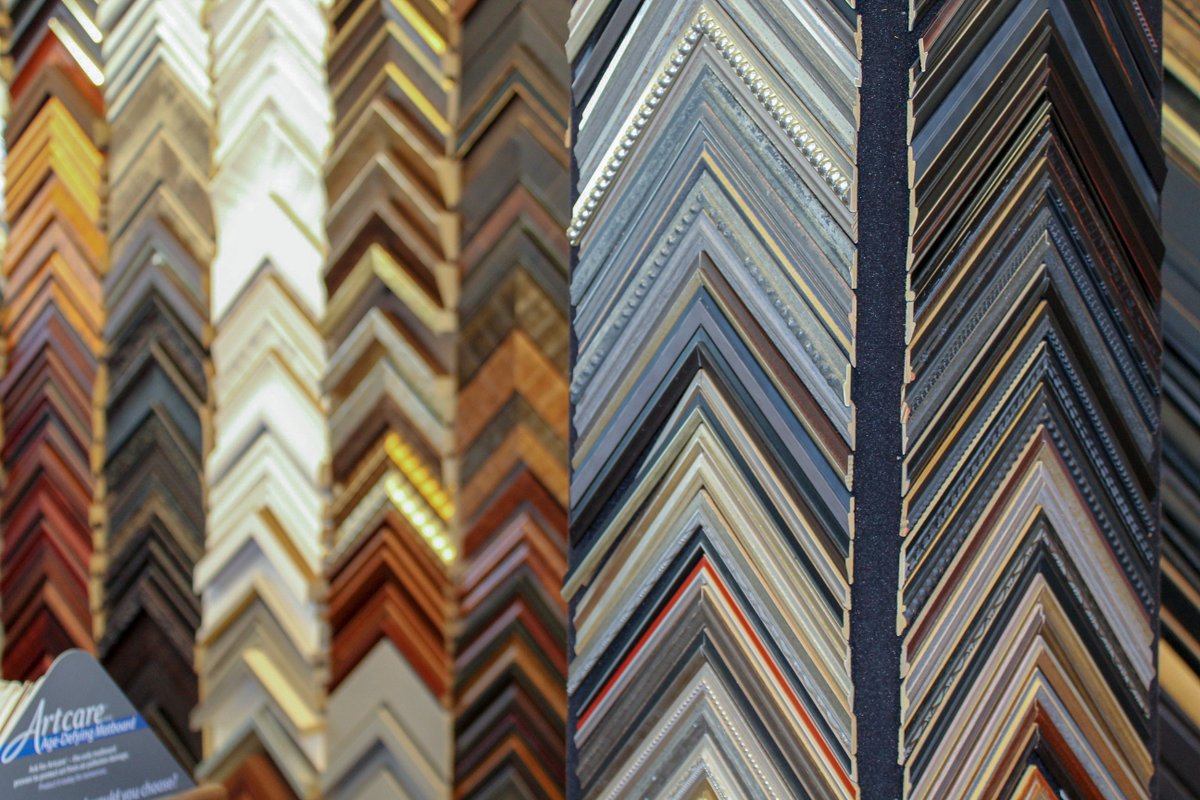 Preserving the best moments of summer, from weddings to graduations, with The Great Frame Up 🎓💍📸