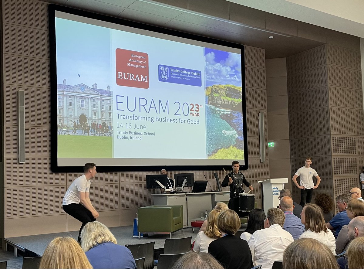 EURAM 2023 conference & opening ceremony in Dublin!🍀💚 In the evening we will present our research results on e-leadership with Lotta Salin. 👌@UEF_Business @SuomenAkatemia #eleadership #communications