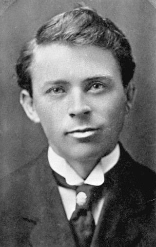 1876 - Mike Donahue is born in Ireland.

Donahue would coach basketball, baseball, track, soccer, and football during his time at Auburn.

He coached football for 18 seasons, going 106-35-5. Three of his teams went undefeated &amp; four only had one loss.

#WarEagle #AUHistory