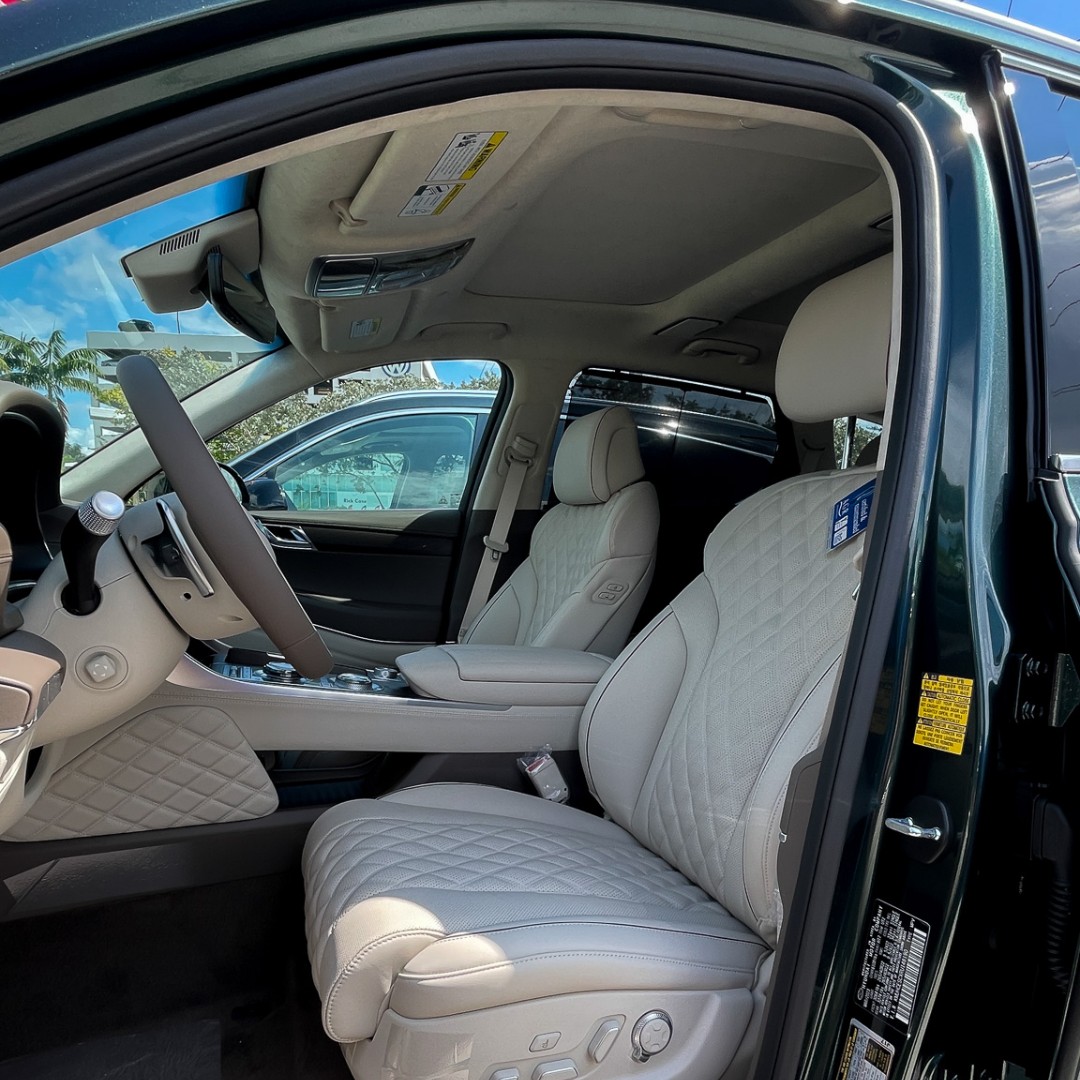 Get ready to be amazed by the attention to detail in the GV80 interior. Surround yourself with premium materials and exquisite craftsmanship.. #WalkAroundWednesday
.
.
.
.
.
#rickcasegenesisdavie #Genesis #genesissuv #GenesisGV80 #gv80 #HyundaiGenesis #fastcars #amazingcars