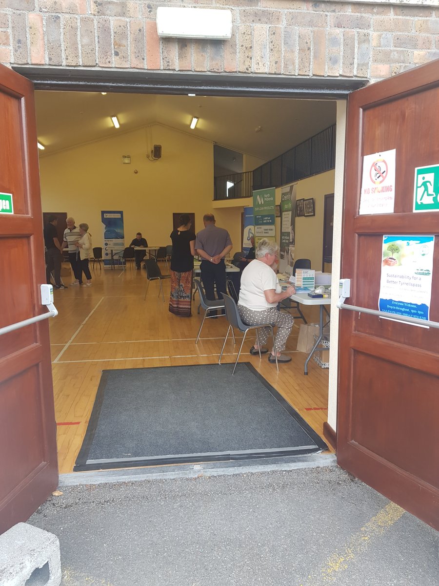 Tyrrellspass SEC held an information evening on their Energy Master Plan last Friday. A number of stalls provided info on energy efficiency, solar PV, the EMP process and the survey which is being undertaking. Thanks to <a href="/SEAI_ie/">SEAI</a> and <a href="/westmeathcoco/">Westmeath County Council</a> for funding #communityenergy