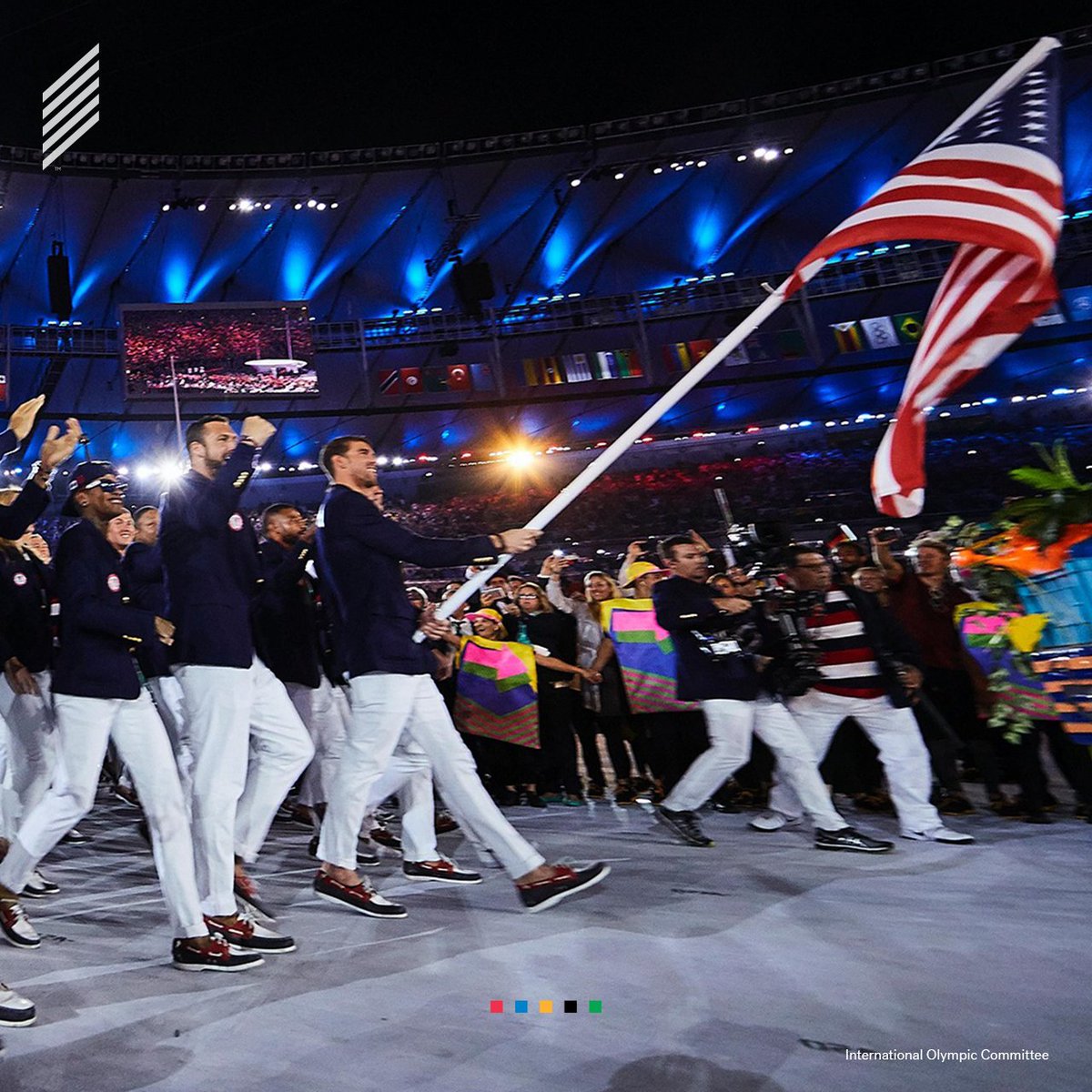 A grand old flag. 🇺🇸

This #FlagDay, learn more about @TeamUSA's flag bearers through the years ➡️ usopm.org/virtual-exhibi…

@usatf @USParaAlpineSki @usahockey @USASwimming