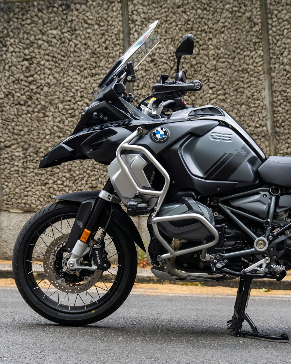 BMWPL_Bikes's tweet photo. Feed your thirst for discovery and lead your own way with the BMW R 1250 GS Adventure. The world is there to be discovered. There’s always something new. 

#R1250GS #GSTROPHY #BMWBIKES #bmw #motorrad #bmwmotorrad #bikes #bikesofinstagram #bikesofinsta #bikers https://t.co/2dEoHr4vi4