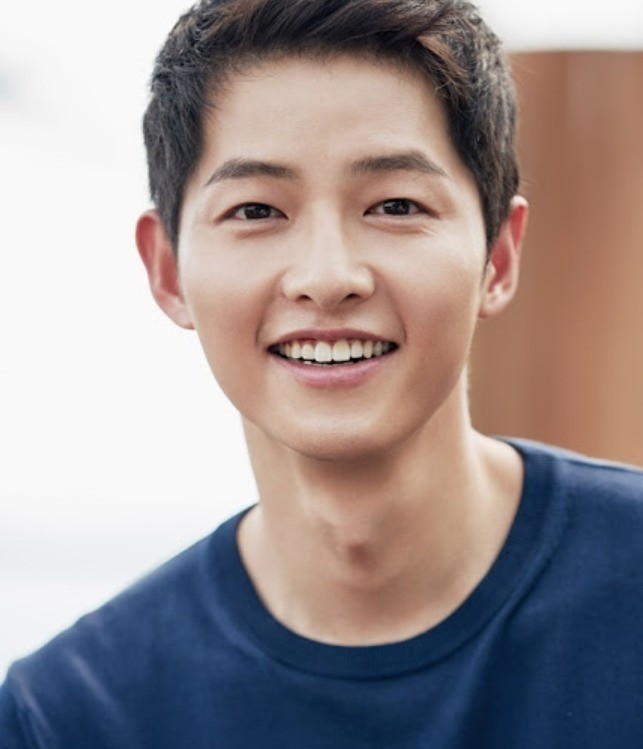 LiryOnni's tweet photo. Song Joong Ki compartió que dieron la bienvenida a su hijo que nació en Roma, Italia. Felicidades 💕

https://t.co/tajKtOGDf2 https://t.co/ISmWhWcnb3