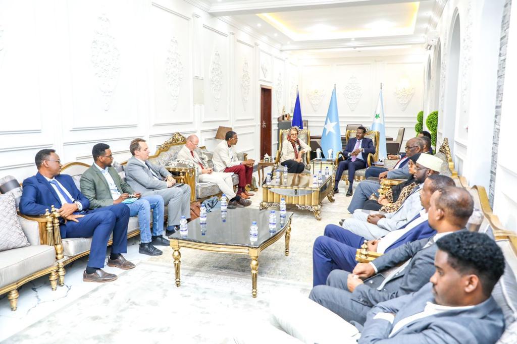 EU Delegation Somalia (@eu_in_somalia) on Twitter photo The EU Ambassador to #Somalia, <a href="/TiinaIntelmann/">Tiina Intelmann</a>, embarked on a productive visit to #Galmudug. Fruitful discussions were held with President <a href="/MrQoorqoor/">Ahmed Abdi Karie</a> and his cabinet, focusing upon key issues of security, stabilisation, democratisation & development assistance. 🇸🇴🇪🇺 The EU Ambassador to #Somalia, <a href="/TiinaIntelmann/">Tiina Intelmann</a>, embarked on a productive visit to #Galmudug. Fruitful discussions were held with President <a href="/MrQoorqoor/">Ahmed Abdi Karie</a> and his cabinet, focusing upon key issues of security, stabilisation, democratisation & development assistance. 🇸🇴🇪🇺