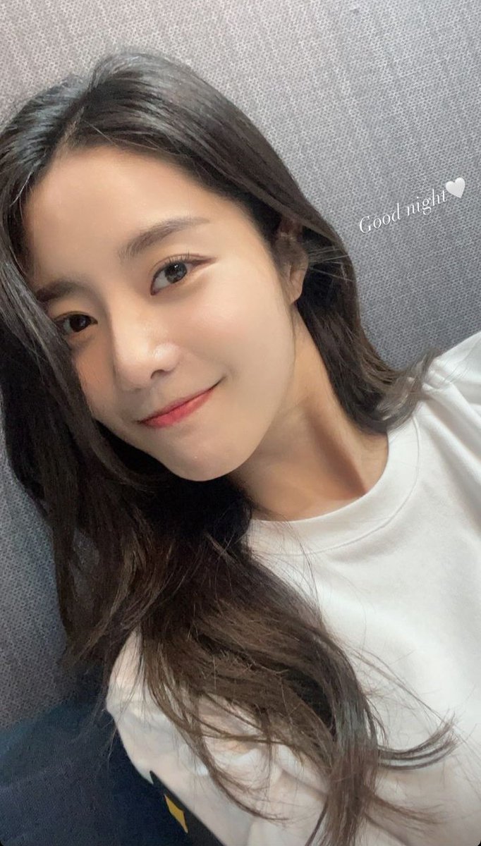 di ucapin good night sama cewek gue, bakal mimpi indah kek nya nih. mana cantik banget lagi ni orang pusing

#choimoonhee