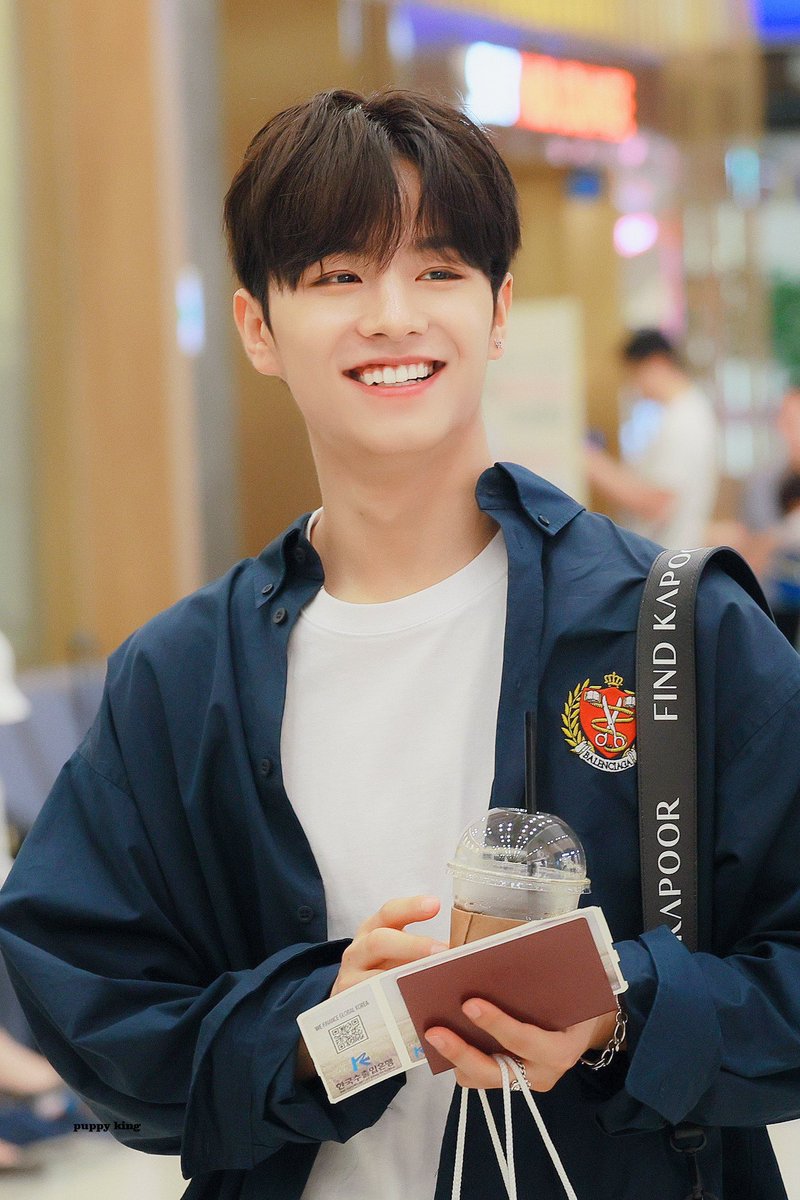 wzh_0306's tweet photo. 230609 #왕즈하오 #wangzihao #王子浩 #ワンツーハオ https://t.co/j3UZZRL18n