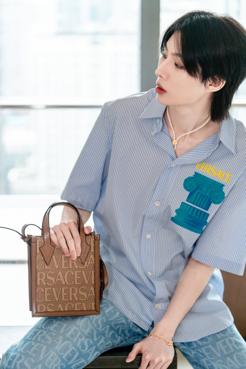 Øzcar Wang 奥斯卡 X Versace <a href="/Versace/">VERSACE</a>
.
#RYCE 
#奥斯卡ØzcarWang
#ØzcarWang