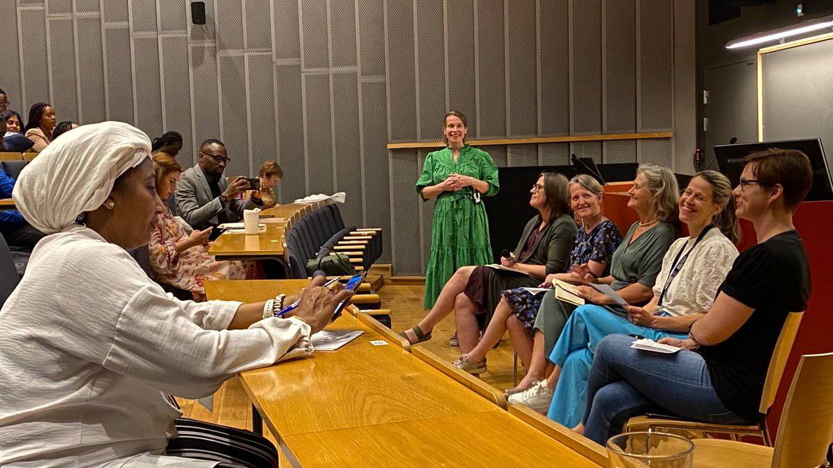 On the last evening together, @ingunnengebret1 leads discussion on the importance & challenges of multidisciplinary collaboration w/ Marry-Anne Karlsen @BergenAnthropo1, Kjellrun Hiis Hauge @hvl_no, @ragnhildDybdah1, Inger Aakre @Havforskningen & @birgitkopainsky. #BSRS2023 #SDGs