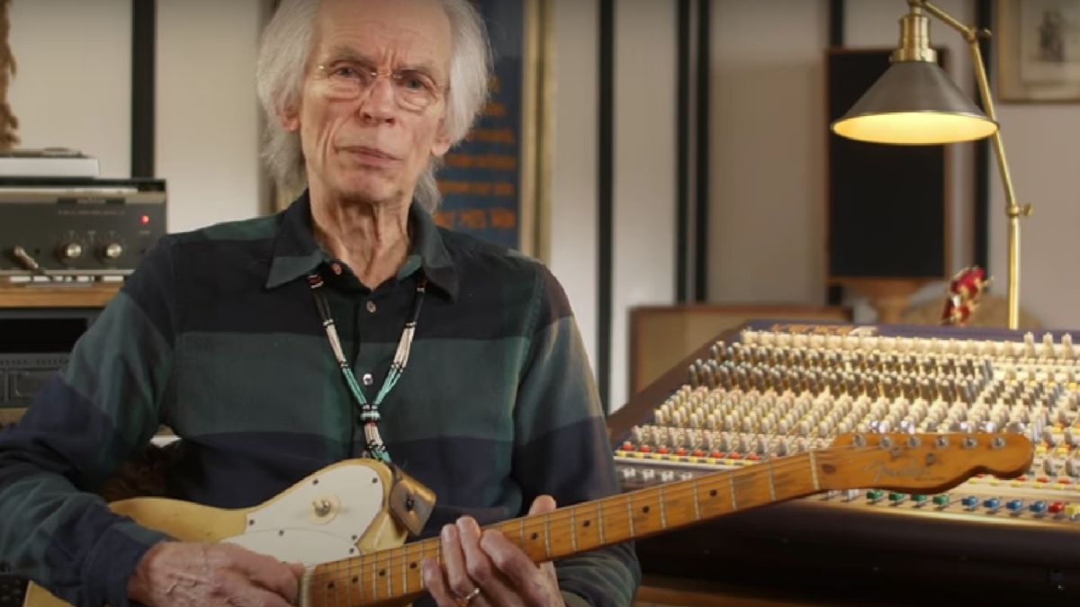 Steve Howe Reveals the Awesome Guitars Used on Yes’s Expansive New Album, ‘Mirror to the Sky’ trib.al/Ld6ywoU