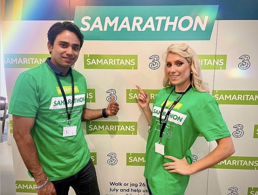 Exper1encestaff's tweet photo. 💚📞🫶 Proud to be supporting @ThreeUK X @samaritans for their #Samarathon at their HQ in Reading this week!

#Samaritans is a 24/7 lifeline to make sure there's always someone there for anyone who needs someone to talk to *116 123*

https://t.co/hgOUP1JlND

#threeuk #charity https://t.co/2WPFCykIDg