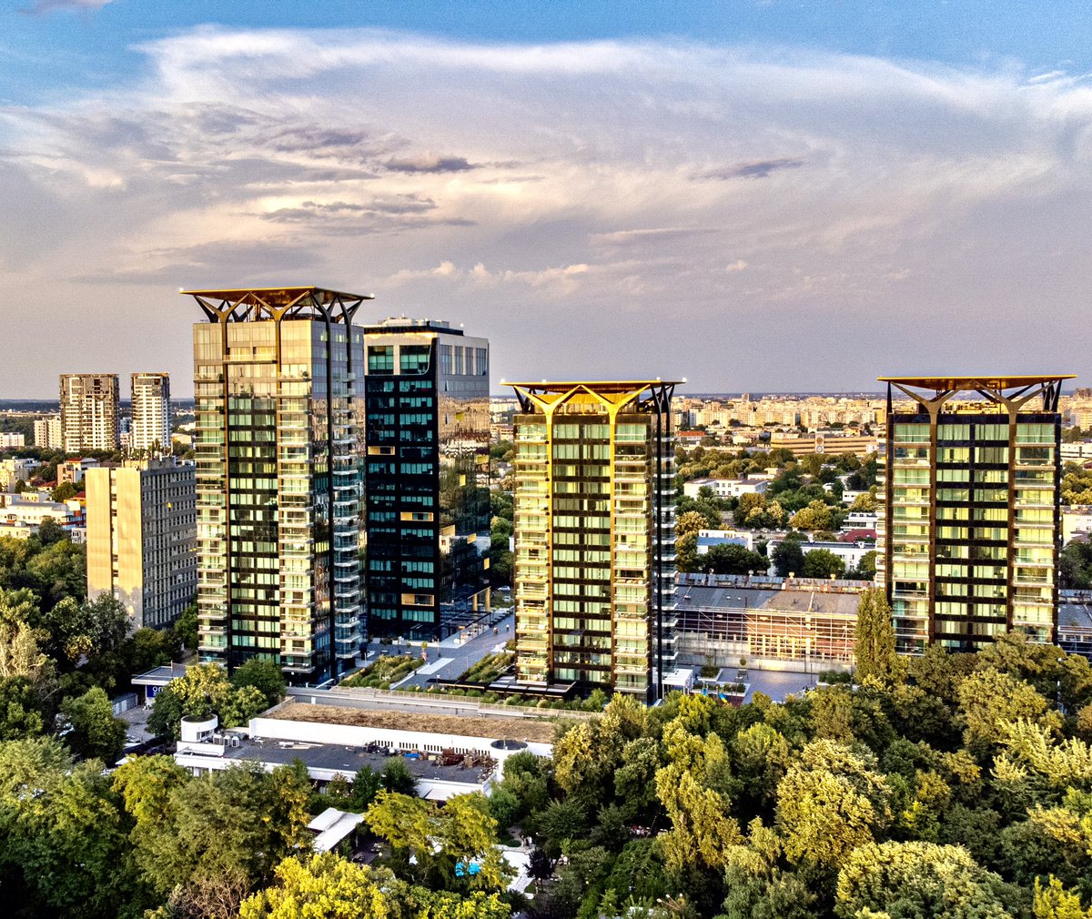 OneUnitedP's tweet photo. #ONE - the best-performing share from the BET index in May 2023 
ONE United Properties (BVB: ONE), the largest entrepreneurial company listed on the Bucharest Stock Exchange, experienced exceptional performance. ONE shares saw a significant 16% increase in price. https://t.co/ZKAynfhWBp