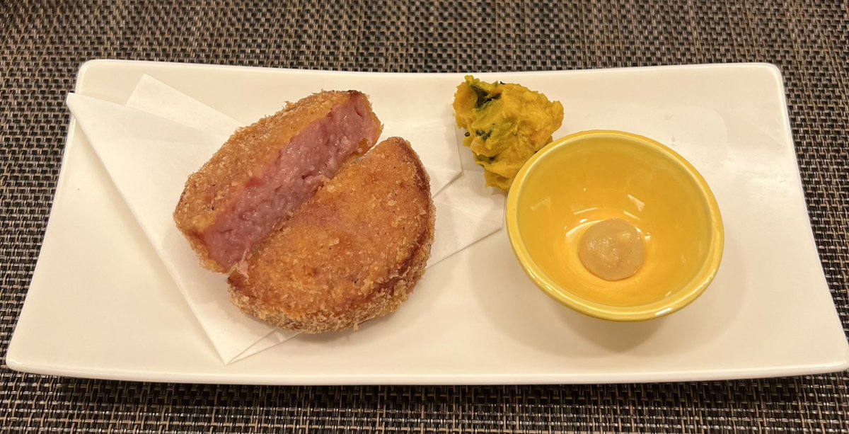 tlhkeuh's tweet photo. 一人飲み会。
#志おり #志おり花椿 https://t.co/IWdo11Xo9F