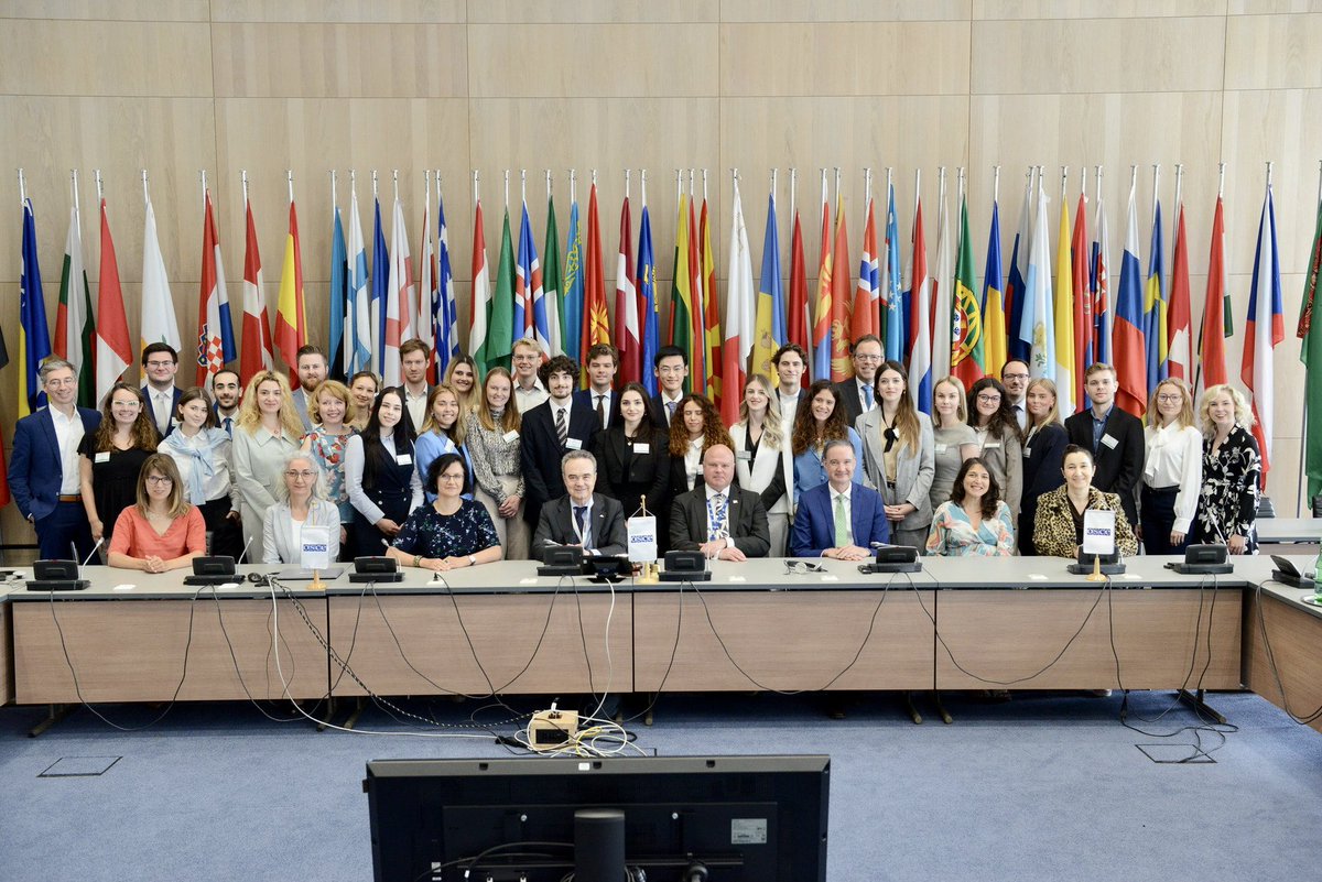 HelgaMSchmid's tweet photo. Young people are in a unique position to create positive change, but their voices are often unheard.π£οΈ
Β
Good to have 26 young professionals from the @OSCE region visit Vienna to participate in the #ModelOSCE2023, practicing diplomatic skills & sharing perspectives on security!π https://t.co/eDJBsSmb0o