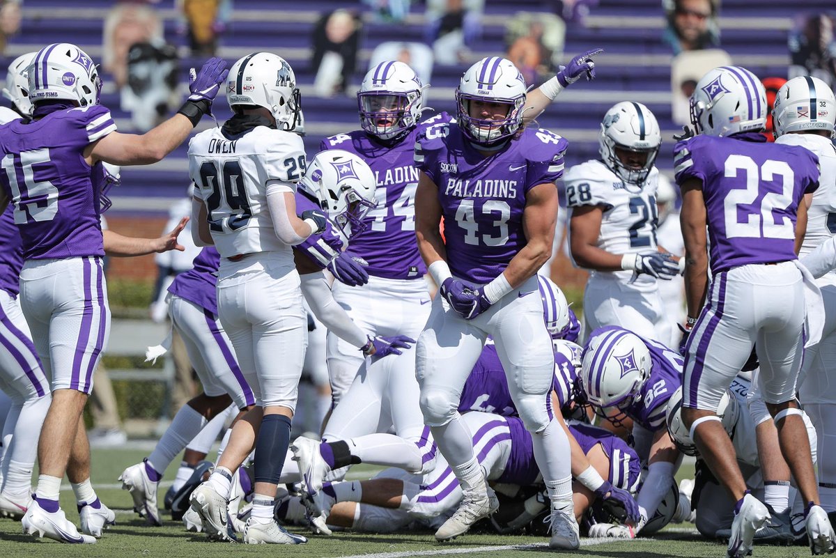 Attending @PaladinFootball Camp this Saturday June 17th. Fired up to compete & see @FurmanU in person! #FUATT #EliteIsTheStandard

@FUCoachHendrix @Coach_DVaughn @CoachC_Byers @CoachNickVerna @20_DSims