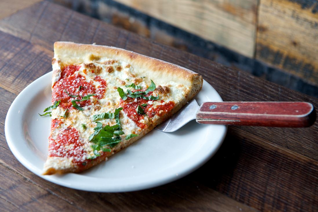 fivepointspizza's tweet photo. Serving up a slice of Old World to get us through the rest of this week strong πͺπΌ
#fivepointspizza https://t.co/BWOvzYVKzQ
