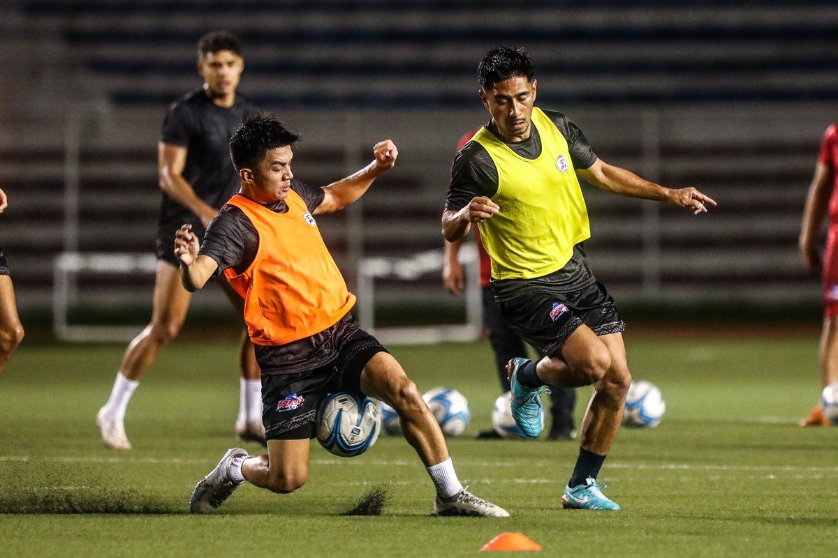 philfootball's tweet photo. ๐๐๐๐ซ๐ข๐ง๐ ๐ฎ๐ฉ ๐๐ ๐๐ข๐ง๐ฌ๐ญ ๐๐๐ฉ๐๐ฅ
The Philippine Men's National Team ๐ต๐ญ have their final training session ahead of their friendly against Nepal tomorrow night!
#LabanPilipinas #ParaSaBayan #PHIMNT https://t.co/I2zMrs280s