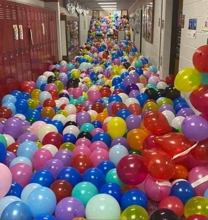 HennieLudick's tweet photo. A teacher gave a balloon to every student, who had to inflate it, write their name on it and throw it in the hallway. The teacher then mixed all the balloons. The students were then given 5 minutes to find their own balloon. Despite a hectic search, no one found their balloon.
At that point, the teacher told the students to take the first balloon that they found and hand it to the person whose name was written on it. Within 5 minutes, everyone had their own balloon.
The teacher said to the students: "These balloons are like happiness. We will never find it if everyone is looking for their own. But if we care about other people's happiness, we'll find ours too."