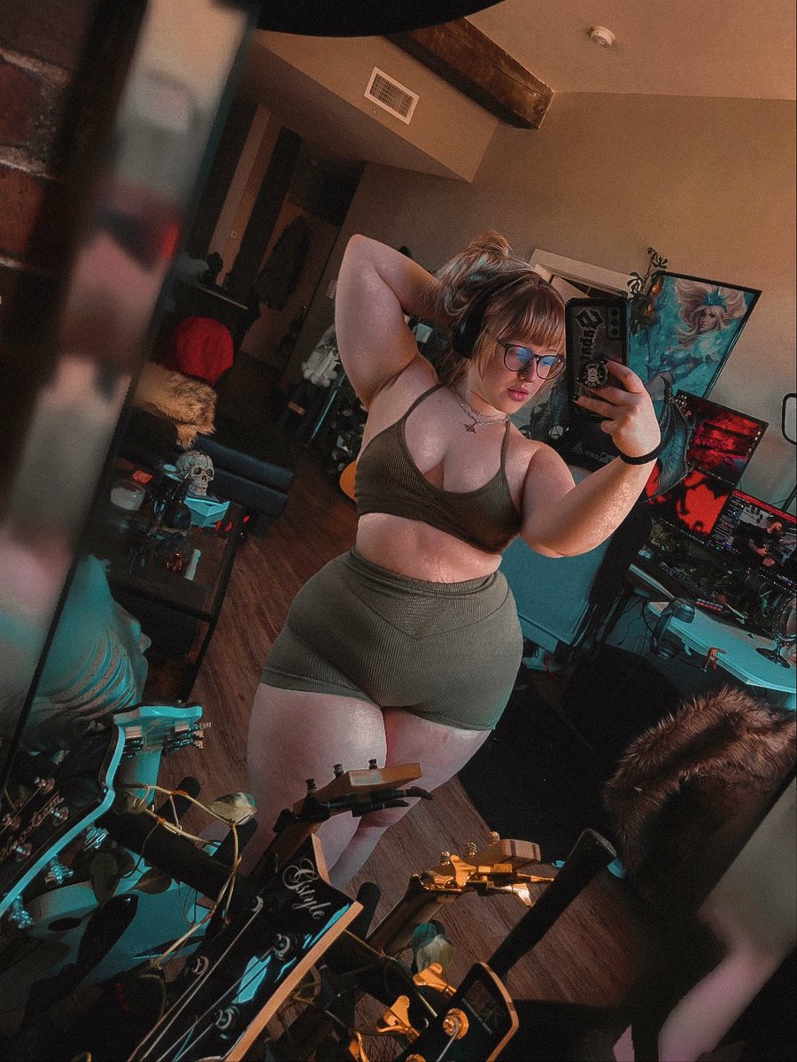 🦇 𝖑𝖎𝖈𝖍𝖑𝖎𝖓𝖌𝖘 | OF 🖤💋 on Twitter: "hey 🖤"